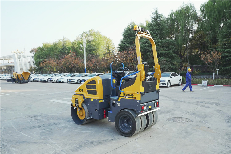 XCMG Official new 3 ton mini vibratory road roller machine XD120VT for European and American price